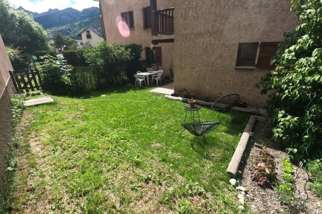 Briancon, Appartement Avec Jardin Et Terrasse. Luaran gambar